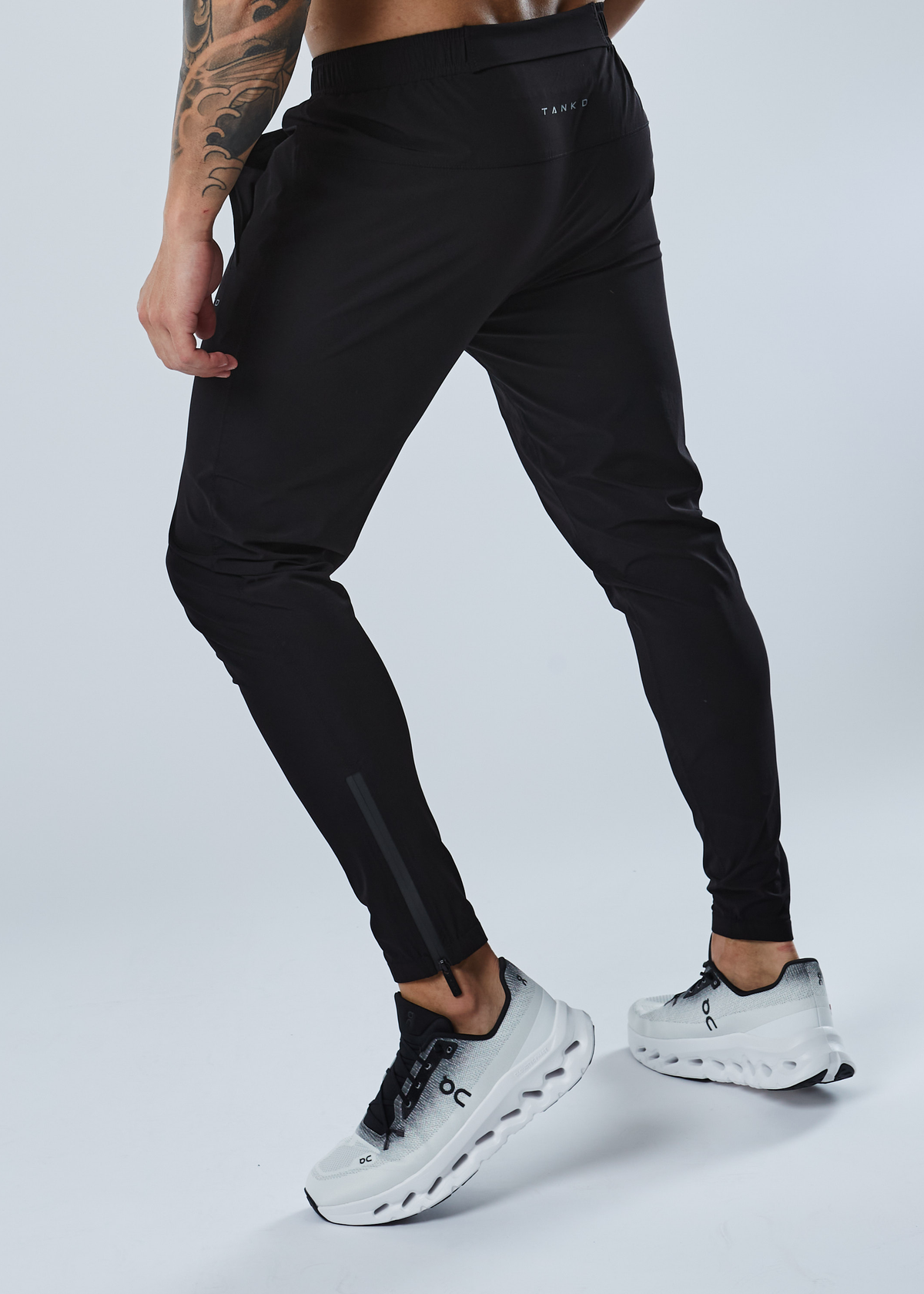 Core Tapered Zip Cuff Joggers (Black)