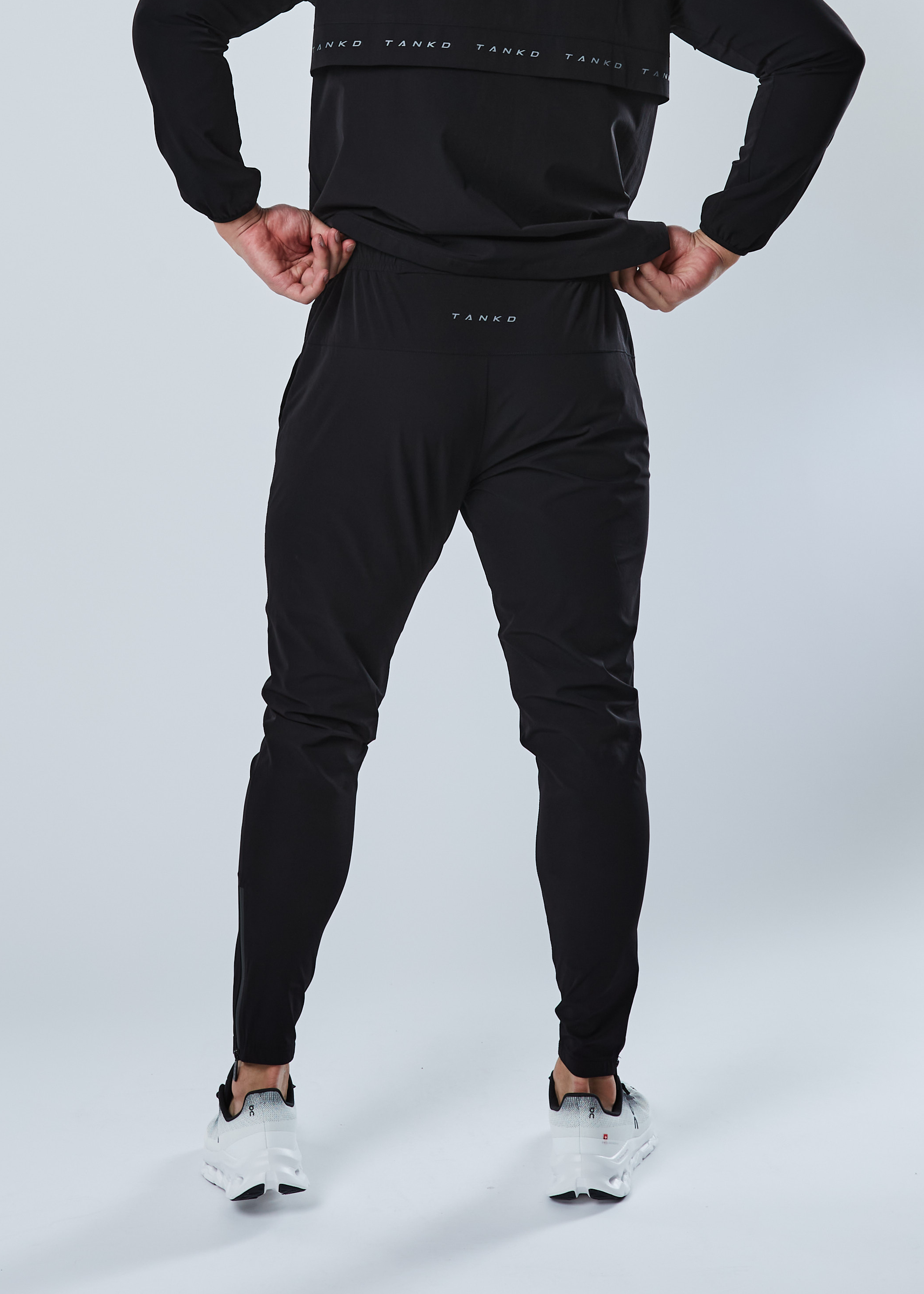 Core Tapered Zip Cuff Joggers (Black)