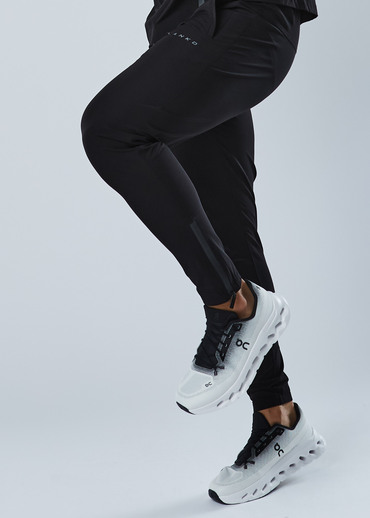 Core Tapered Zip Cuff Joggers (Black)