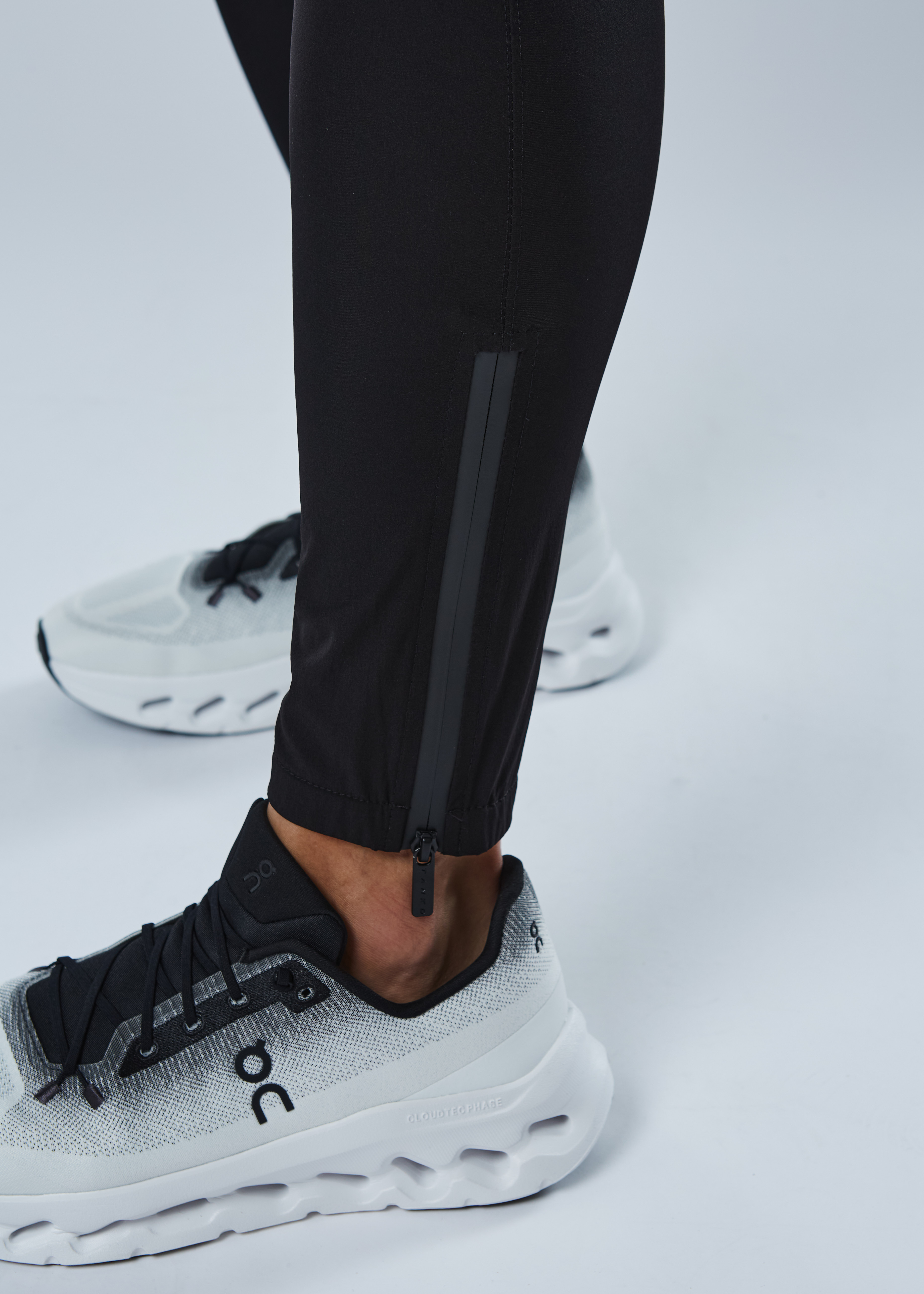 Core Tapered Zip Cuff Joggers (Black)